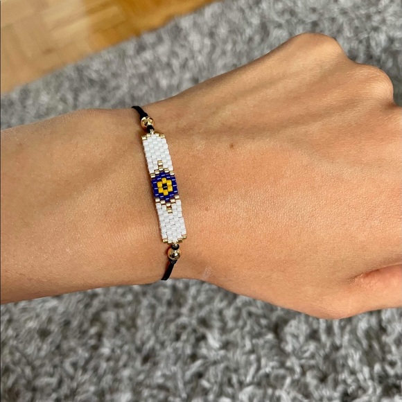 Handmade bracelet with different design and colours - Picture 1 of 14